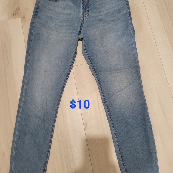 Old Navy Jeans - Picture 1 of 4